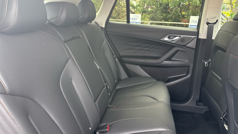 MG HS 1.5 T-GDI Trophy 5dr DCT Petrol Hatchback